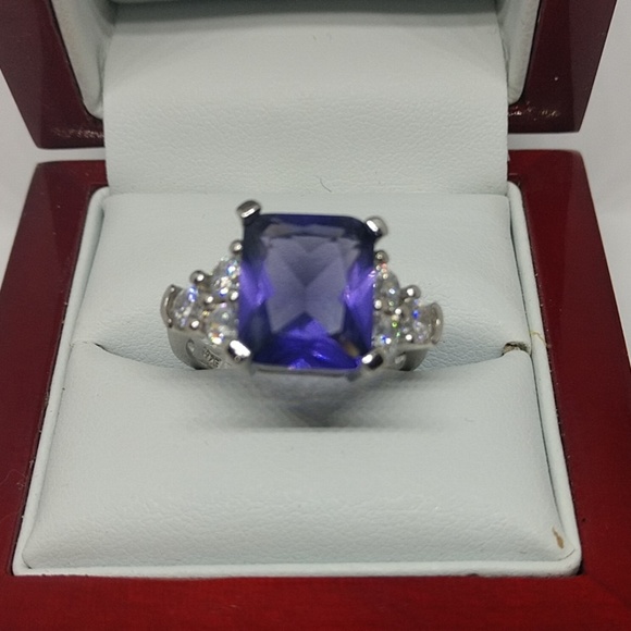 Jewelry - 💜SS Amethyst large Stone Ring💜 size 9.